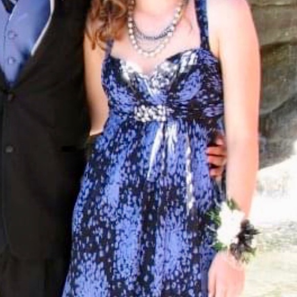 Elegant Blue Dress - Picture 8 of 8